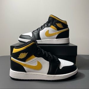 Jordan 1 Mid White Pollen Black